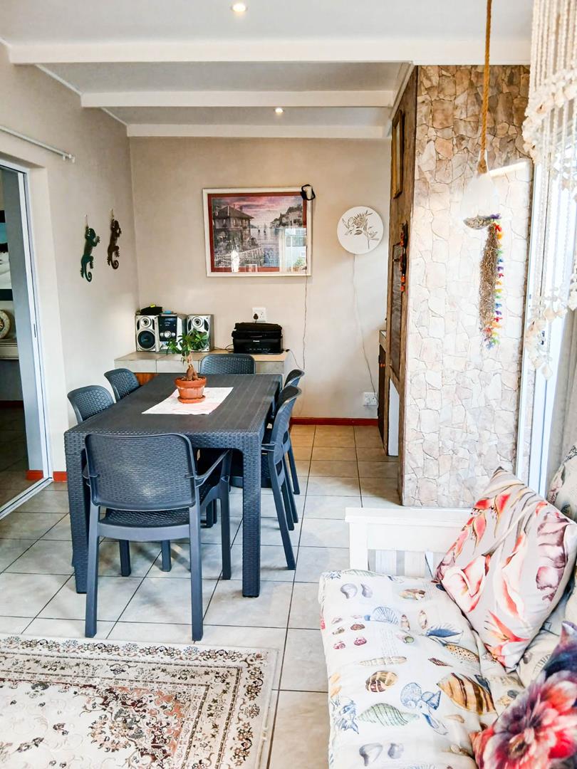 2 Bedroom Property for Sale in Sandbaai Western Cape